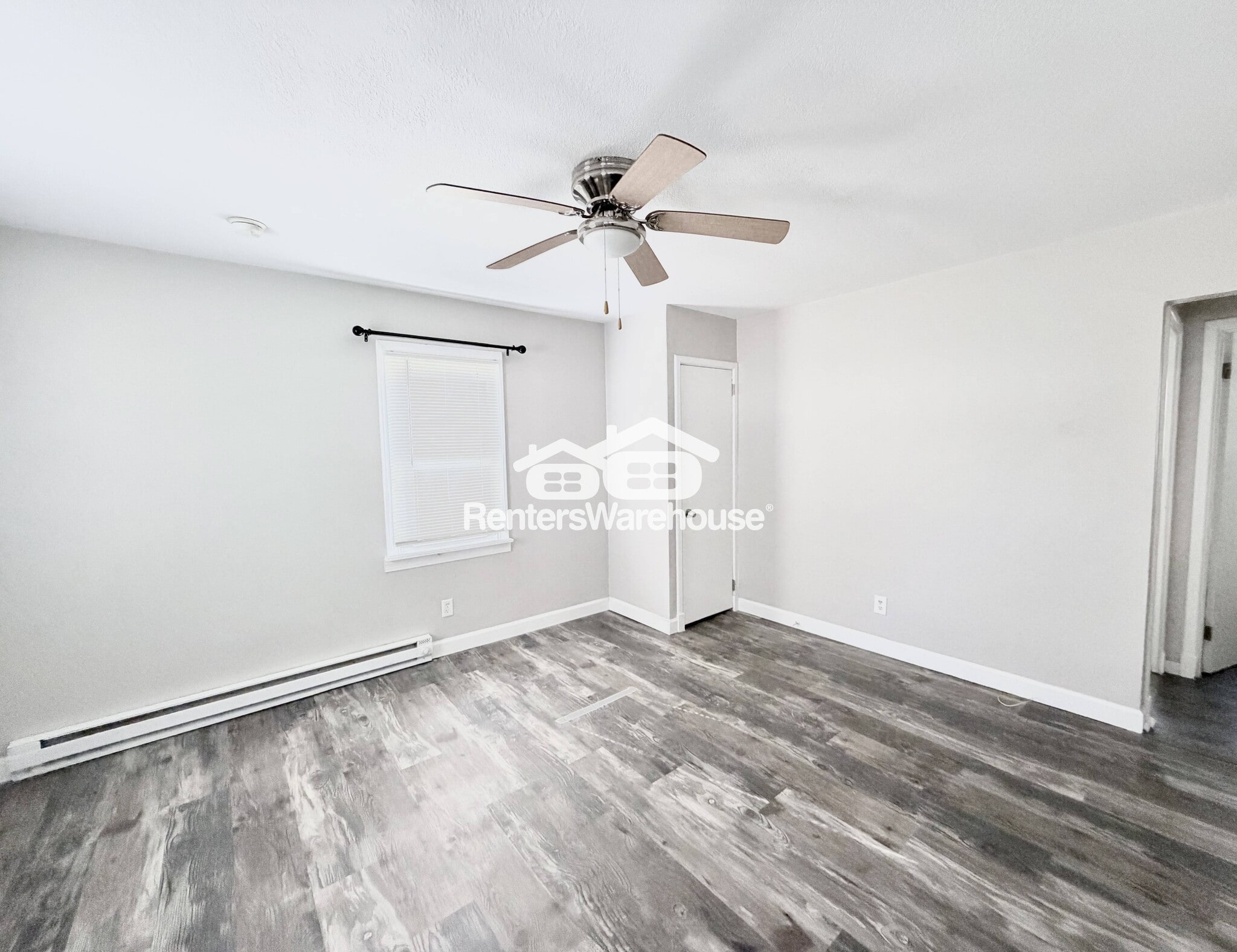 Building Photo - 510 N 6th Ave E