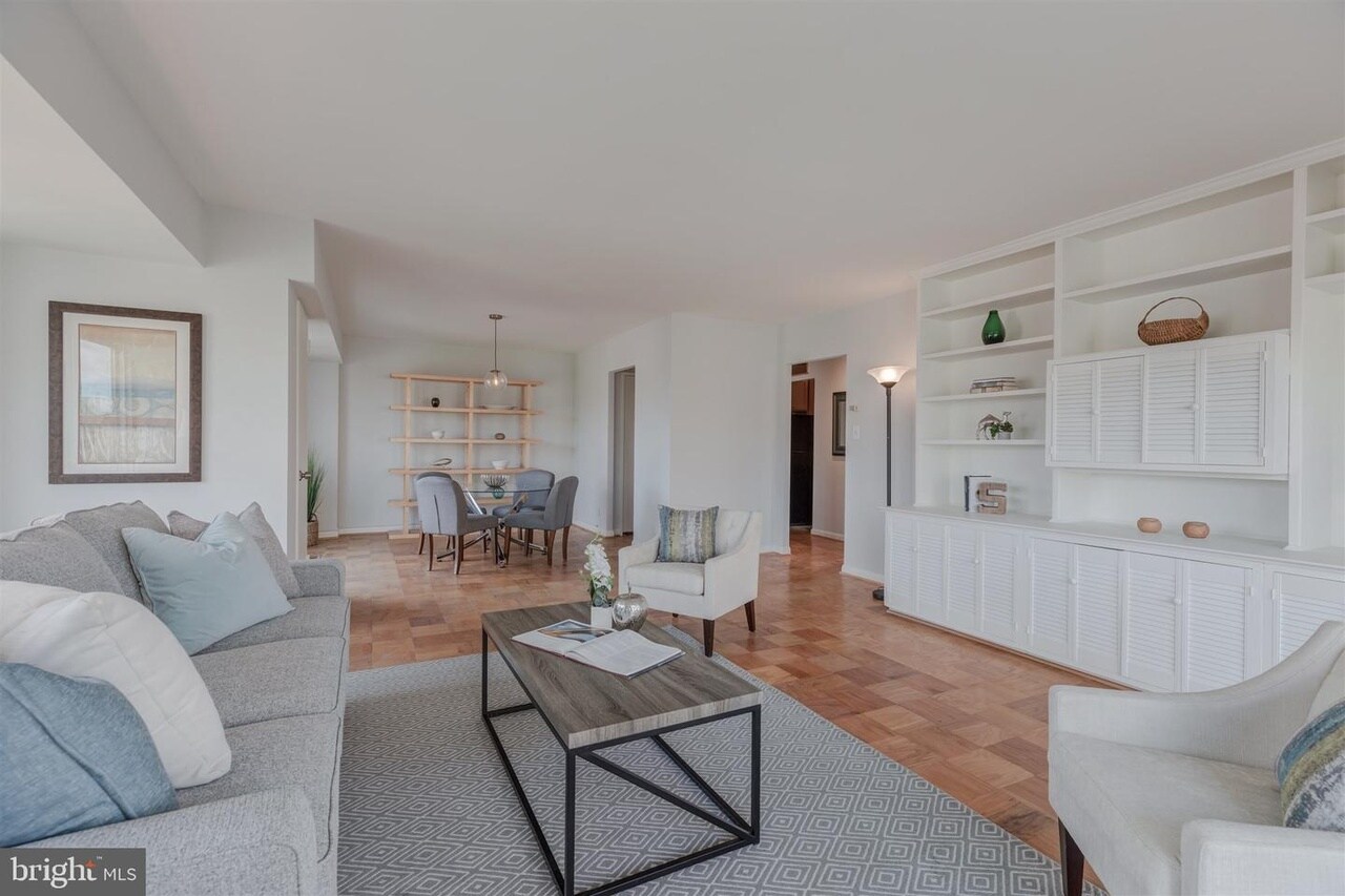 Building Photo - 560 N Street SW