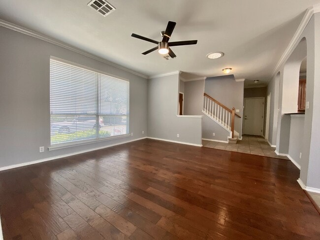 Building Photo - Medical Center/USAA/ UTSA 3 BD/2.5 BA Ready for Move In!