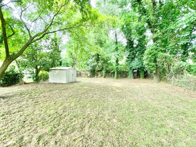 Building Photo - 214 Brightwood Ave