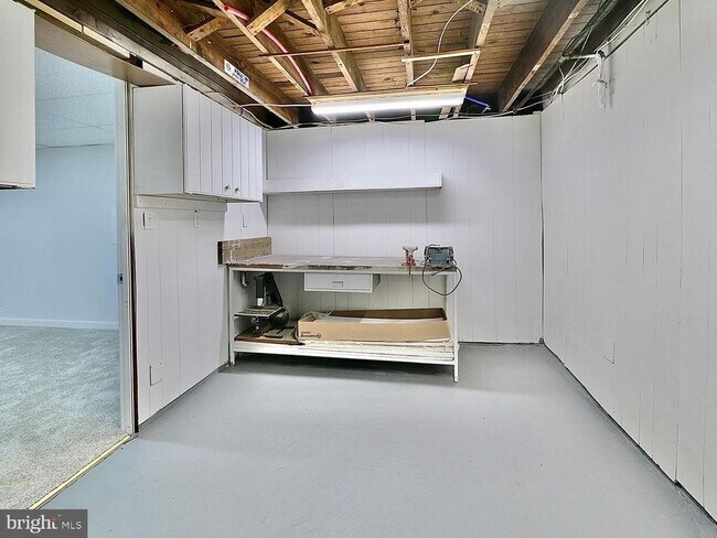 Building Photo - 40 Neeld Ln