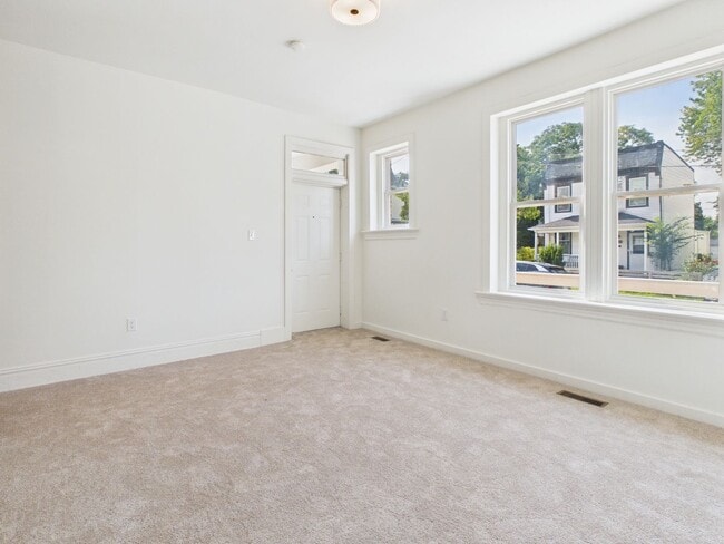 Building Photo - 204 Wellford St