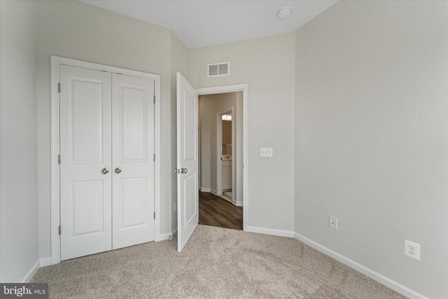 Building Photo - 705 Sawback Sq NE
