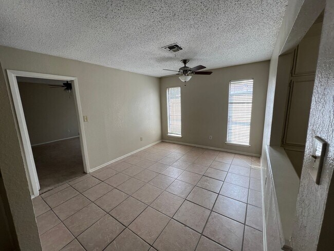 Building Photo - 4929 High Meadow Dr
