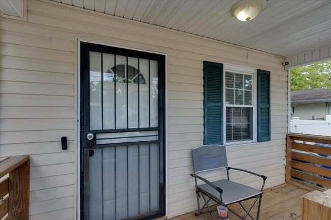 Building Photo - 1609 Roanoke Ave