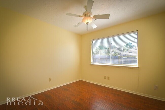 Building Photo - 19723 Glenfinch Ln