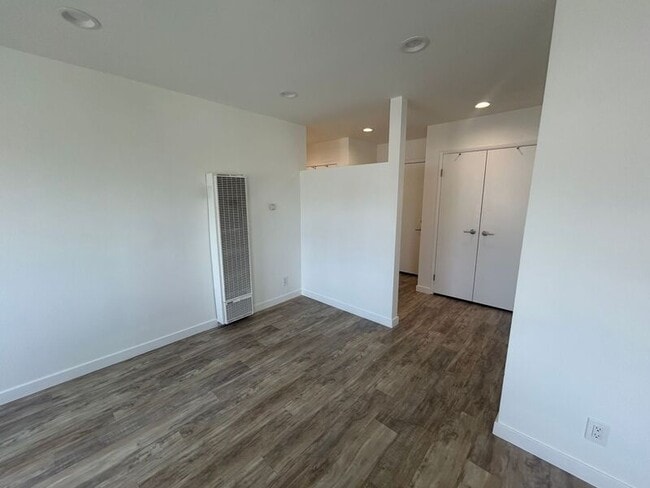 Building Photo - 10237 Tujunga Canyon Blvd