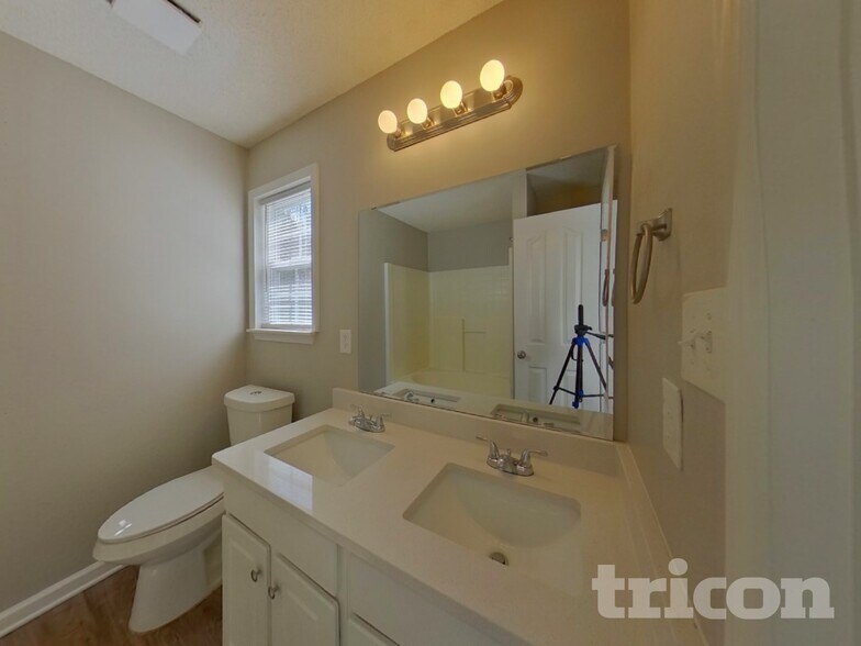 Building Photo - 12020 Brownestone View Dr