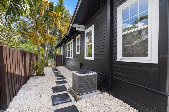 Building Photo - 2830 2nd Ave N