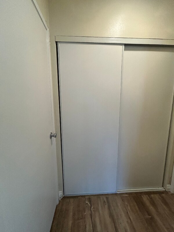 Building Photo - 409 N Los Robles Ave