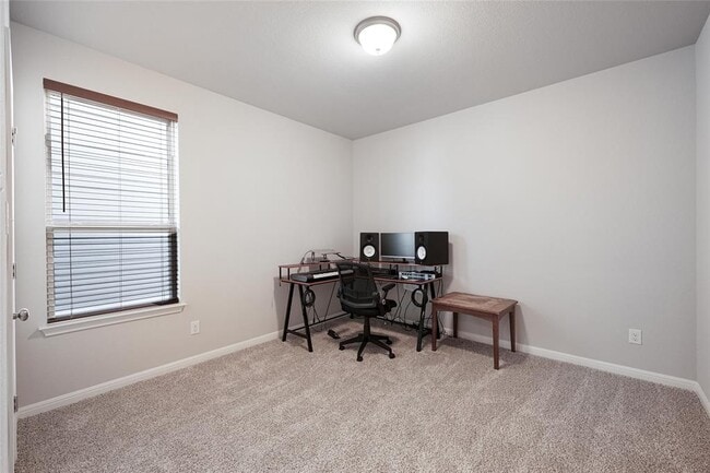 Building Photo - 108 Drifter Ln