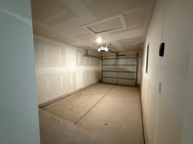 Building Photo - 509 E 21st St