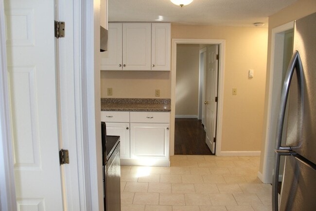 Building Photo - 15 Conant St
