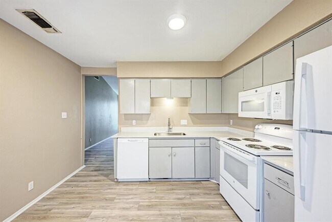 Building Photo - 1117 W Rundberg Ln