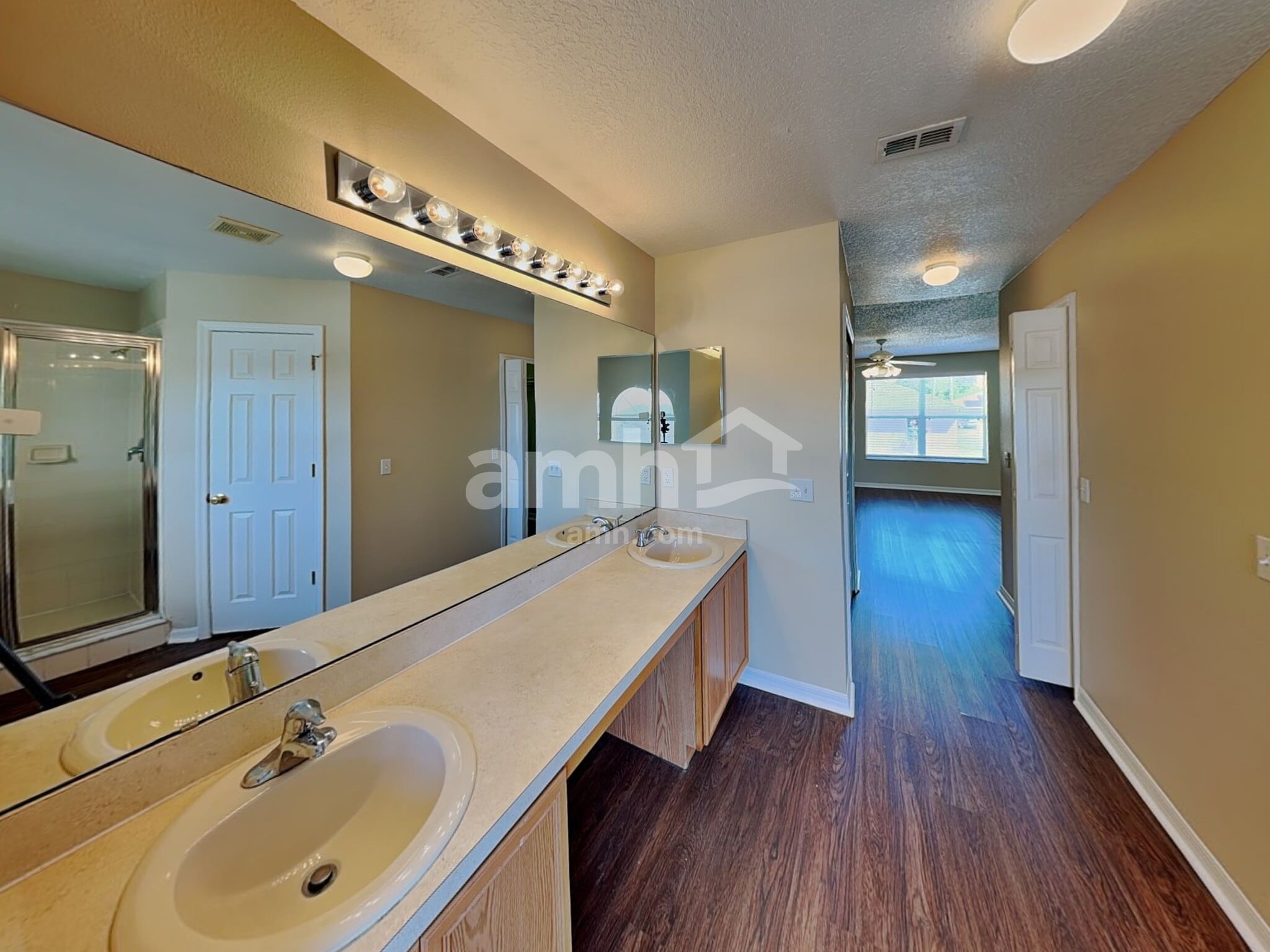 Building Photo - 330 Salmon Ct