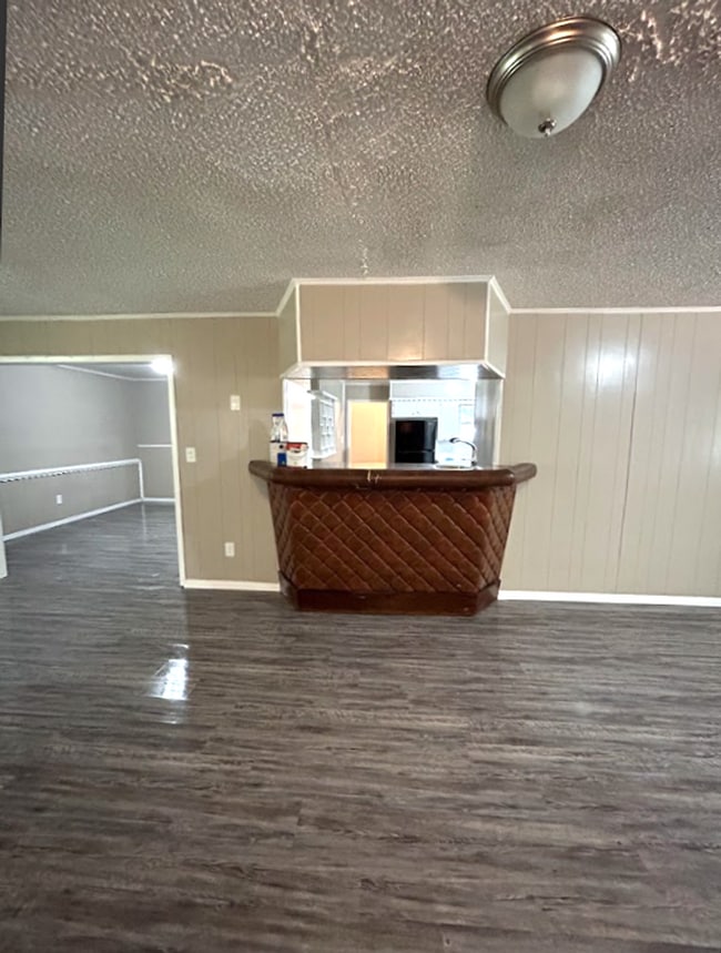 Building Photo - 3101 Del Rancho Rd