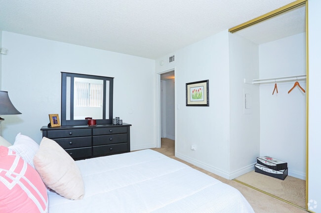 Andover Place Las Vegas, NV Apartment Finder