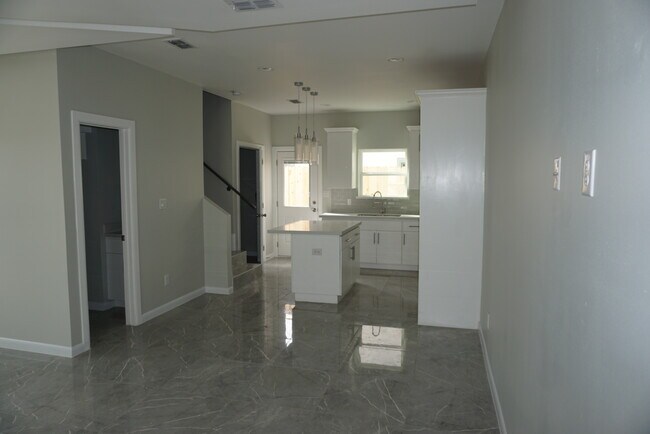 Building Photo - 1313 N 48th St