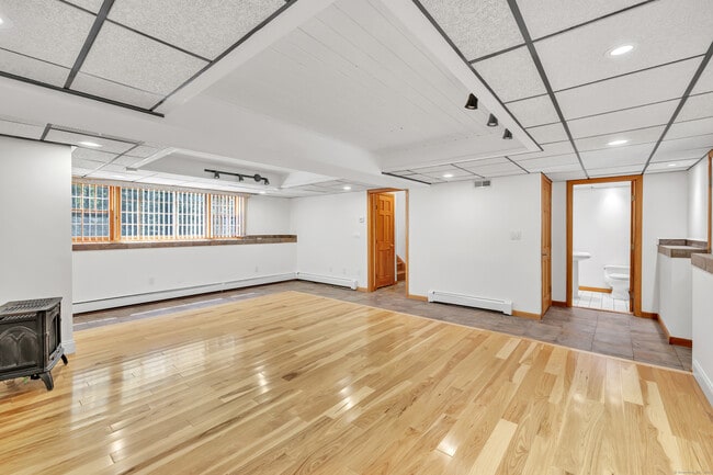 Building Photo - 21 Greenbriar Rd