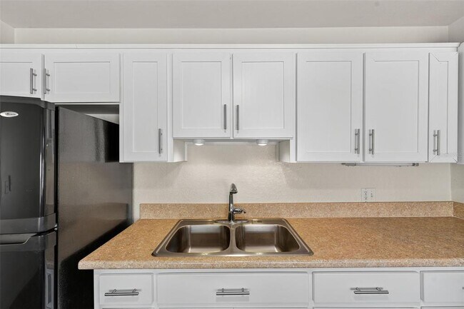 Building Photo - 5410 19th Ave S