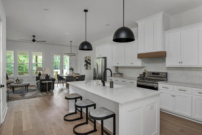 Building Photo - 212 Jennings Ave