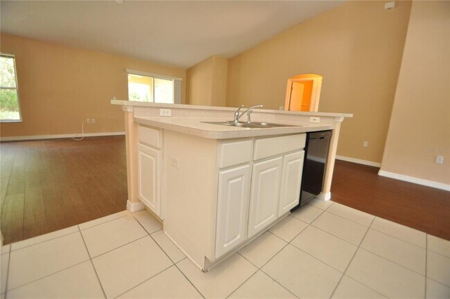 Building Photo - 65 Rolling Fern Dr