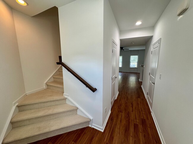 Building Photo - 3BR/2.5BA Townhouse in Steele Creek's Ston...