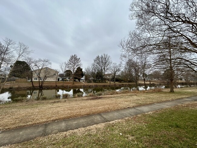 Building Photo - 3565 Dandelion Cres