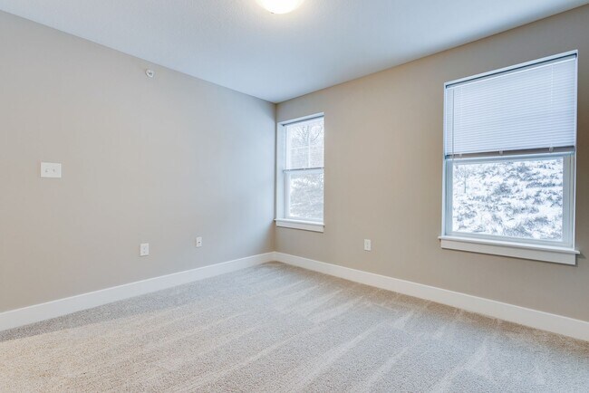 Building Photo - 4005 Stefano Dr