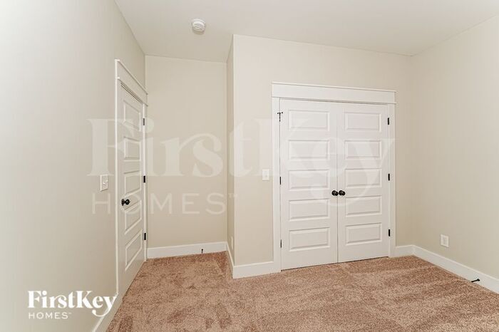 Building Photo - 1360 Woodridge Pl