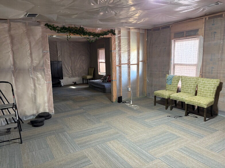 Building Photo - 4795 Bellehurst Ln