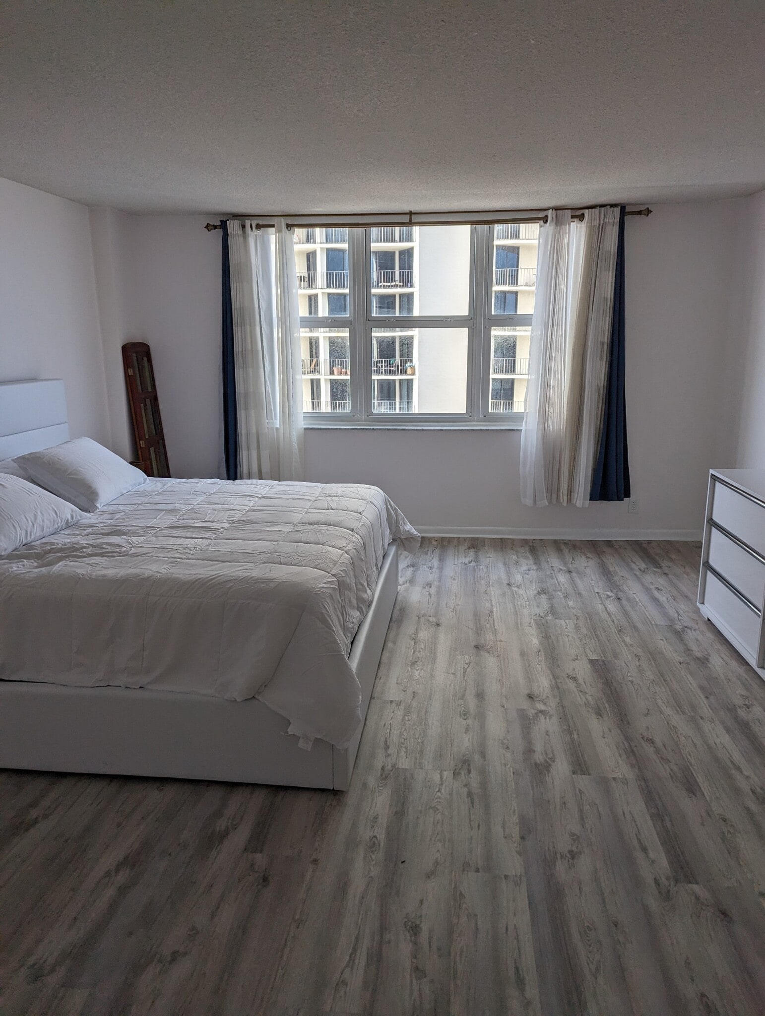 Building Photo - 5440 N Ocean Dr