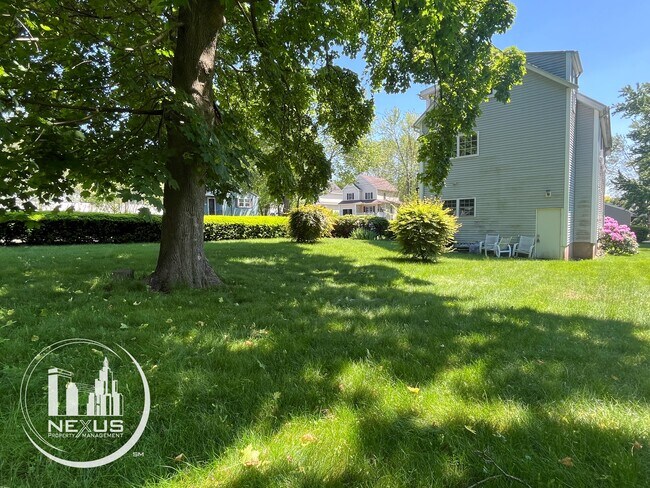 Building Photo - 30 Duncan St