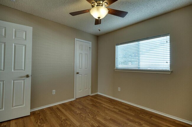 Building Photo - 3205 Settlement Dr