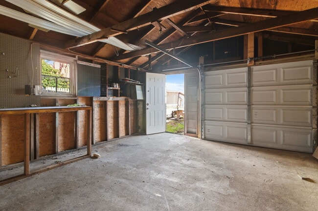 Building Photo - 9631 Worth St