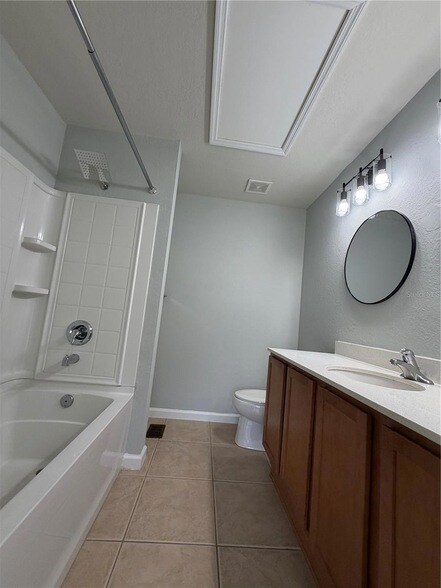 Building Photo - 4895 SW 45th St