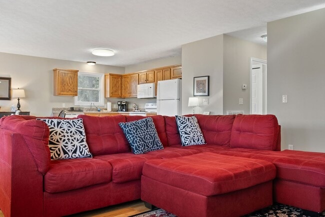 Building Photo - 3-Bedroom in Town of Farmville with One-Le...