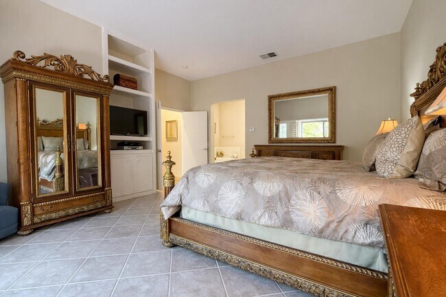 Building Photo - 83 N Kavenish Dr