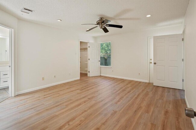 Building Photo - 1201 Marigold Way
