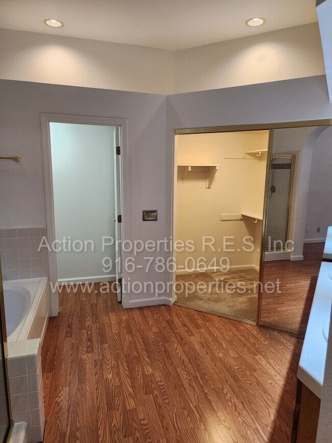 Building Photo - Move In Special! Woodcreek High School Walking Distance, West Roseville Single Story, , 4 Bed 2 B...