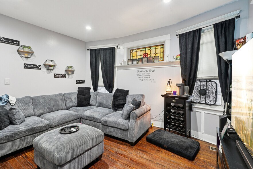 Building Photo - 30 Sheffield St