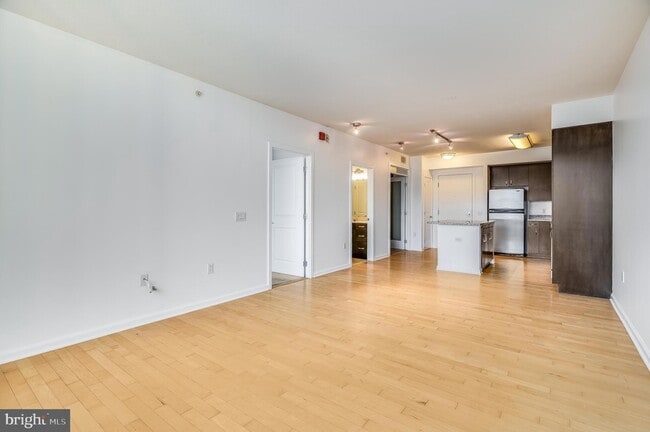 Building Photo - 440 L St NW