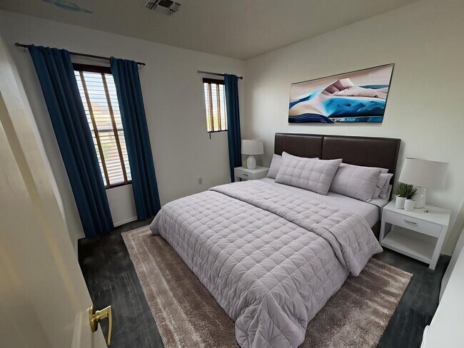 Building Photo - Convenient Location Three bedroom 2.5 baths 2 car garage