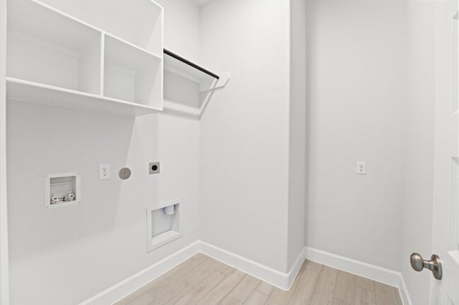 Building Photo - 7247 Stillmeadow Grv Dr