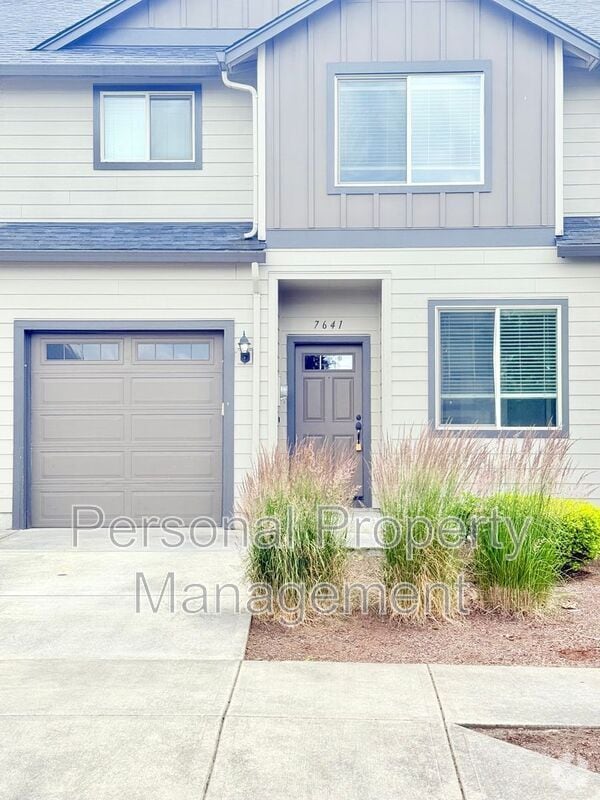 Building Photo - 7641 NE 31st Cir