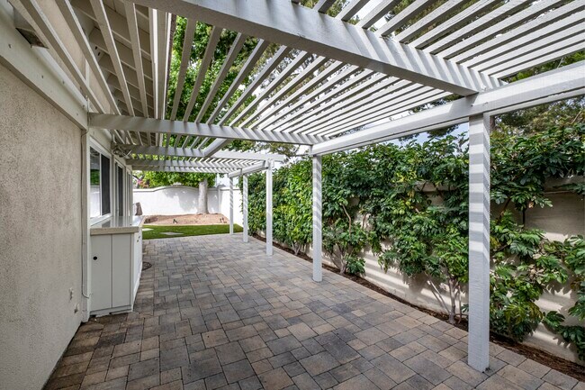 Building Photo - 4971 Hemlock