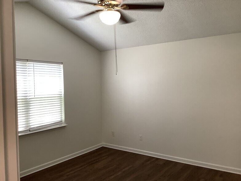 Building Photo - 15005 Cane Field Dr