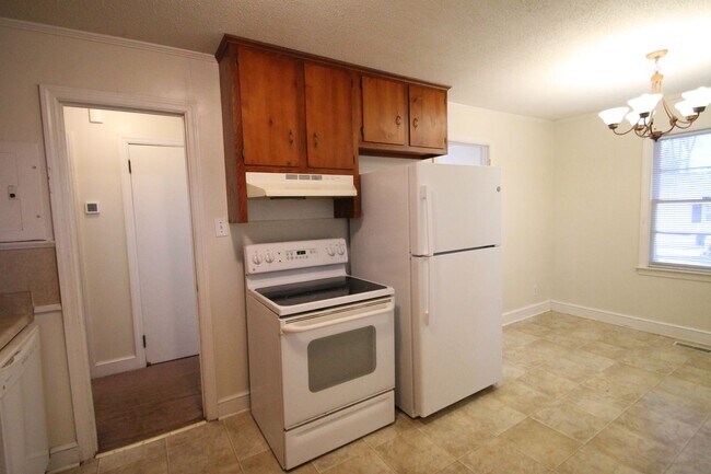 Building Photo - Exclusively Offered by Muse Realty Rentals, LLC