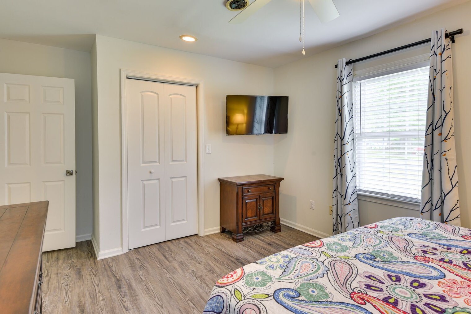 Building Photo - 739 Corral Dr