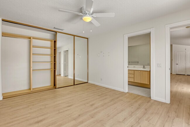 Building Photo - 1301 Sun Terrace Ct